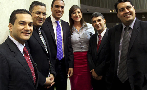 Shakespeare (ao centro) comandará o Legislativo de São José dos Campos no biênio 2015/2016